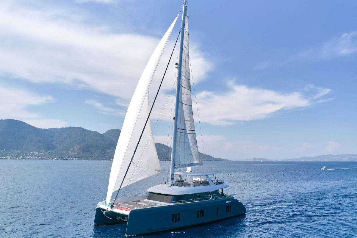 Sunreef-80-Genny under sail