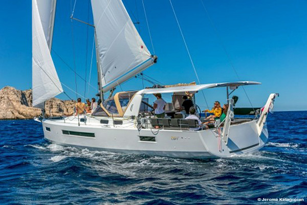 The Sun Loft 47 Monocat: a Game Changer for Yacht Chartering - Sail ...