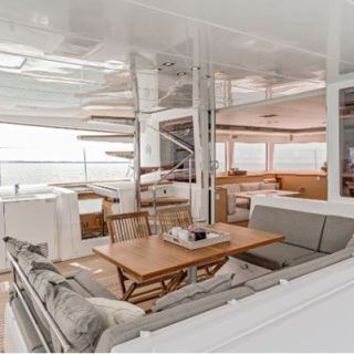 Lagoon 560 aft