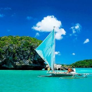 Local craft sailing the New Caledonia lagoon