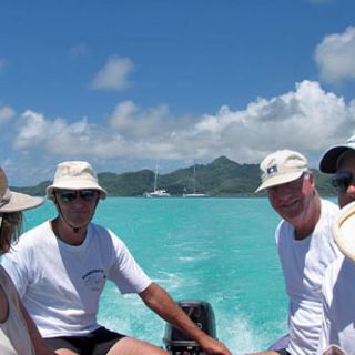 Going ashore in Taha'a lagoon