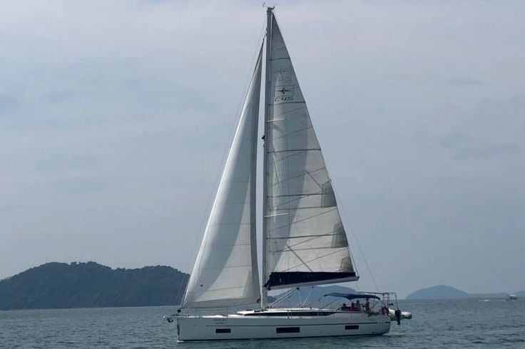 Koh Chang bareboat charter client photo