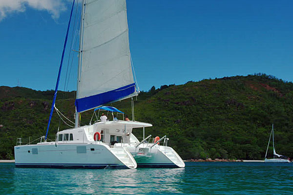 Sailing yacht Seychelles