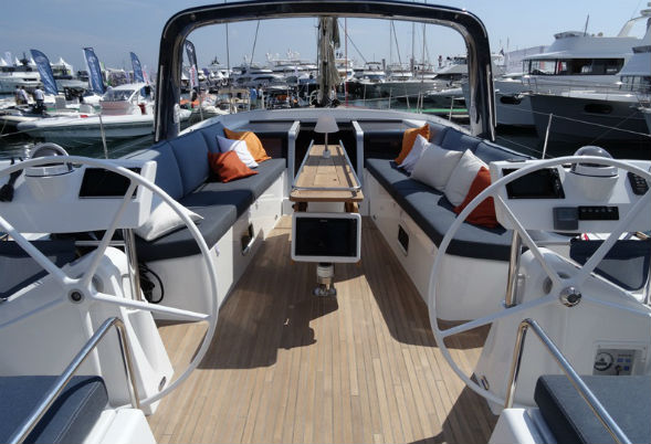  Oceanis 60 Cockpit