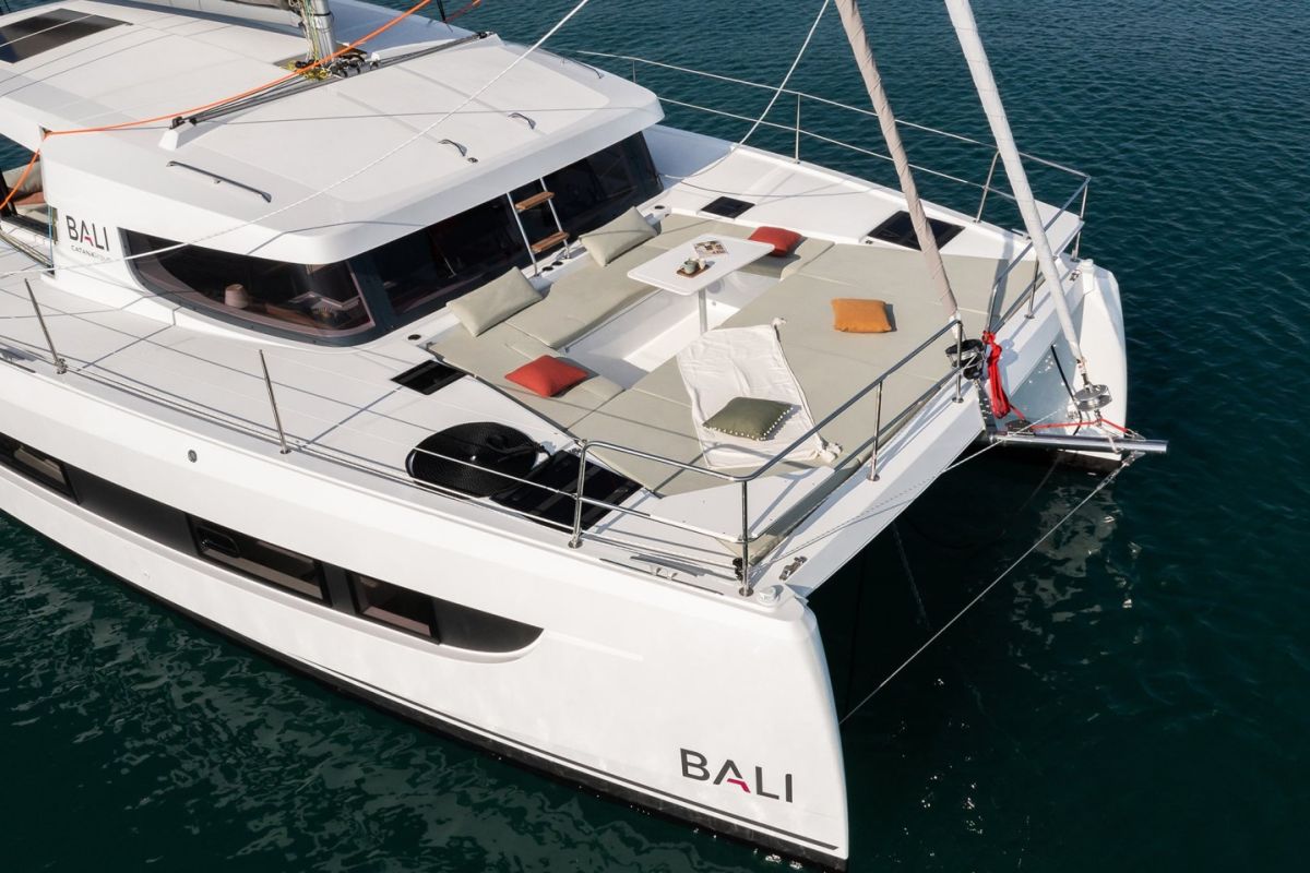 Bali Catsmart foredeck