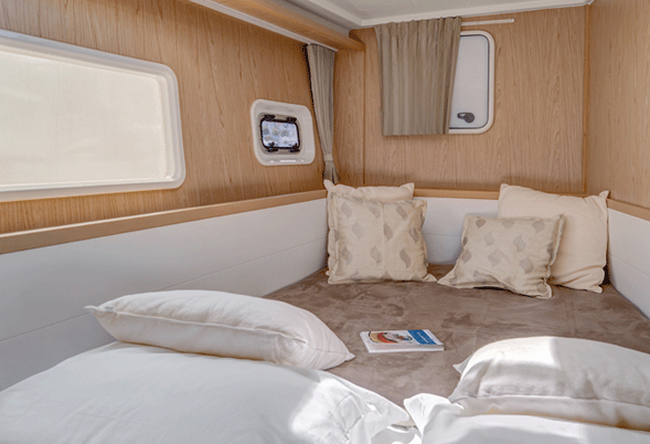 Lagoon 400 Cabin