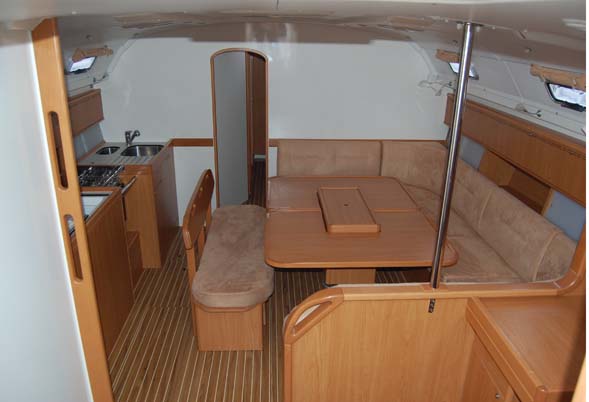 Harmony 52 Saloon