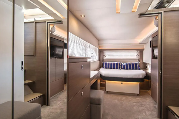 Leopard 53PC main cabin