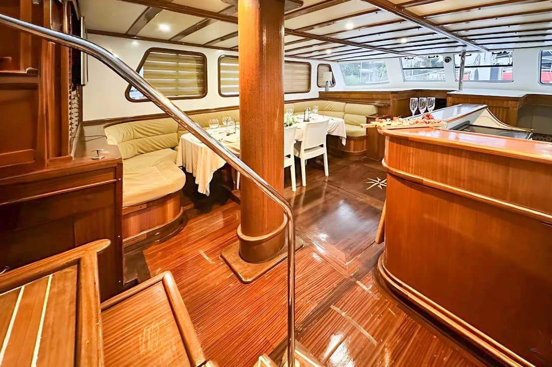 Gulet Sirena - main saloon