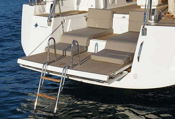 Jeanneau 54 Stern