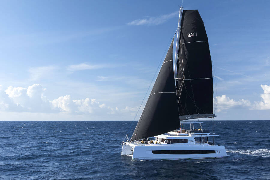 Bali-5-2-under-sail