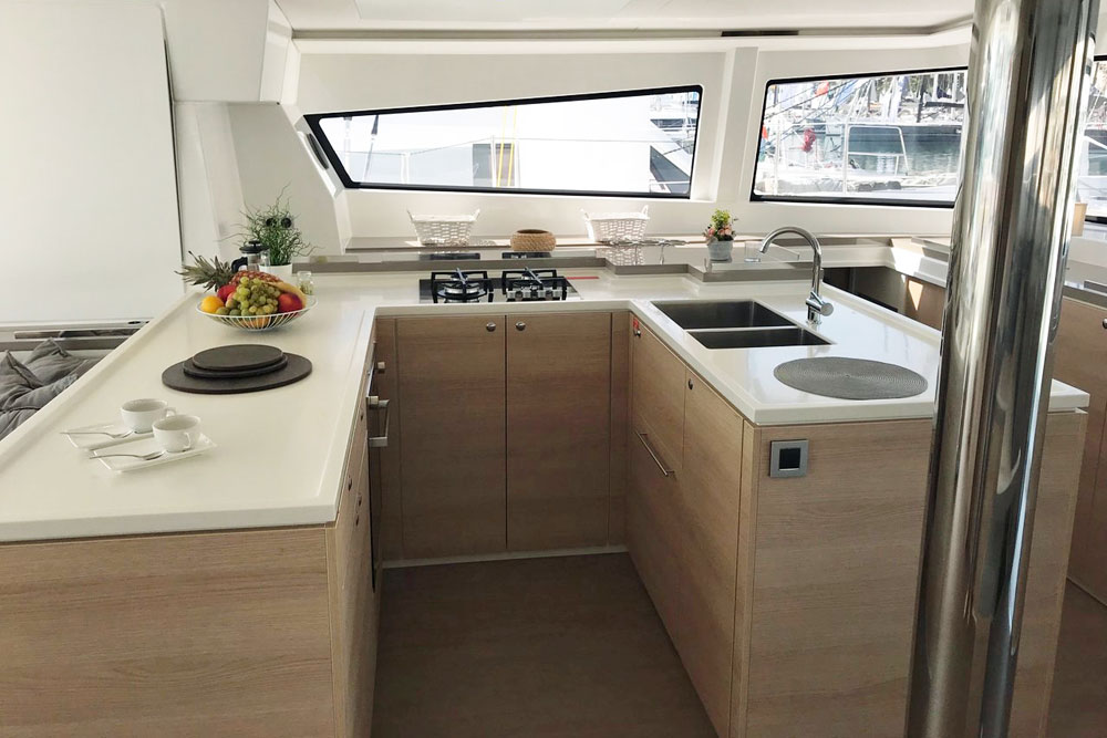 Bali 5.4 galley