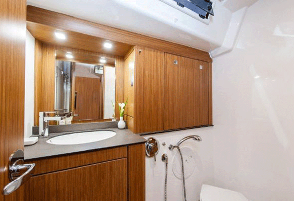 Bavaria 56 En Suite