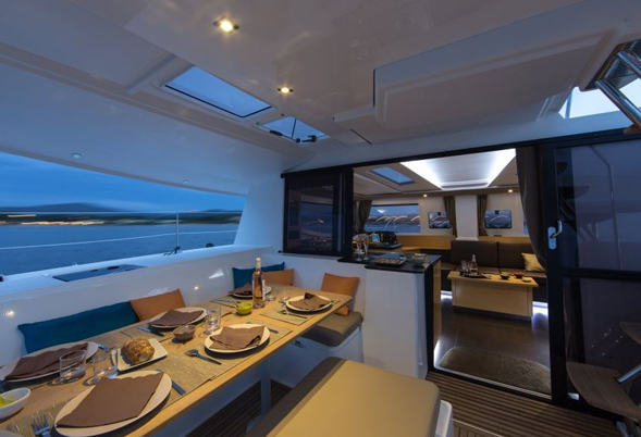 Helia 44 Dining