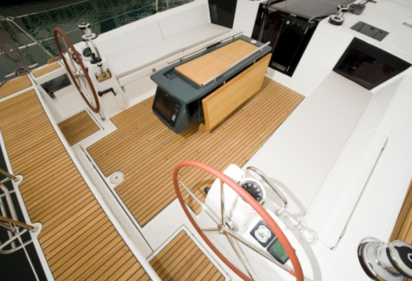 Oceanis 45 Cockpit