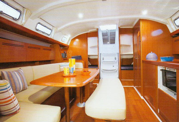 Cyclades 43 Saloon