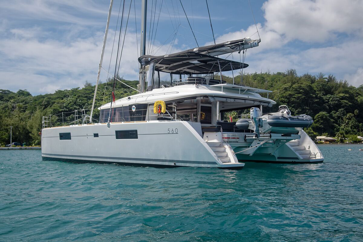 Lagoon 560 'Diva' stern view