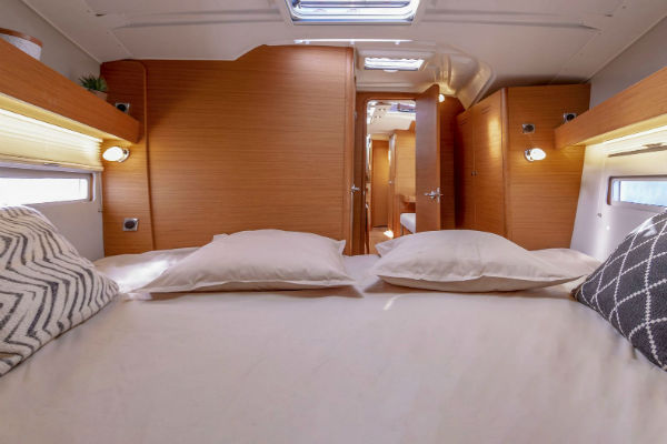 Dufour 390 Cabin