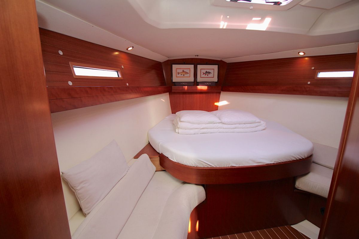 Dufour 425 Cabin