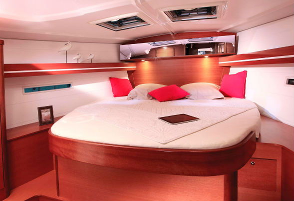 Dufour 450 Cabin