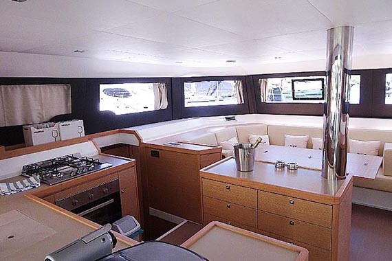 Dufour 48 cat saloon