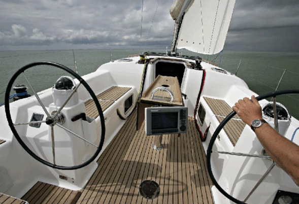 Dufour 380 Cockpit