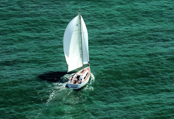 Dufour 380 Sailing