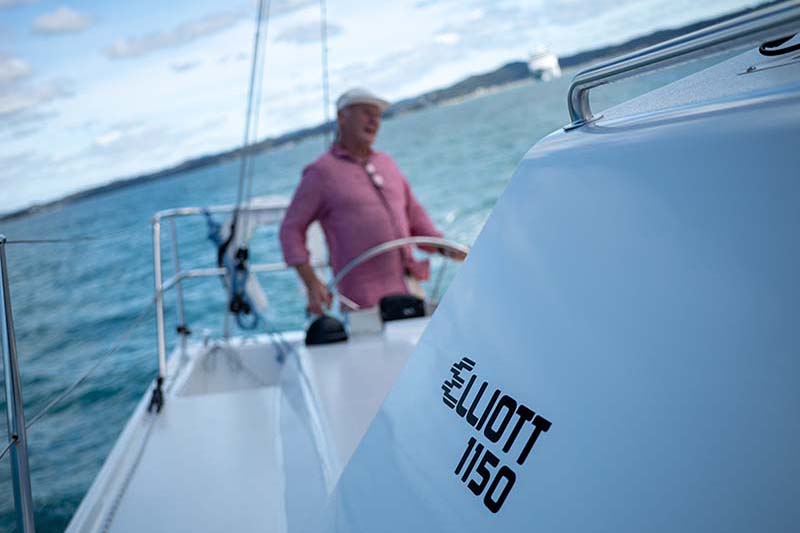 Elliott 1150 Denim branding
