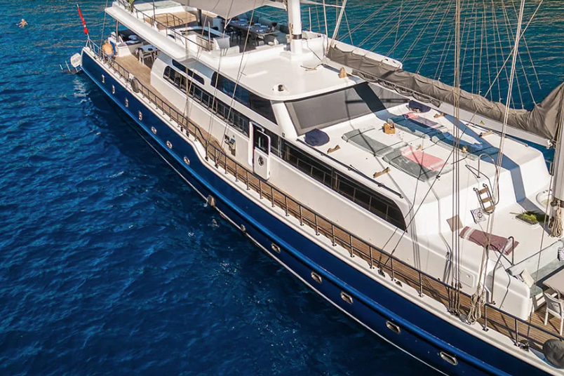 Gulet Esma Sultan top deck