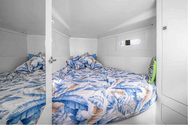 Elliott 1150 Denim forward cabin