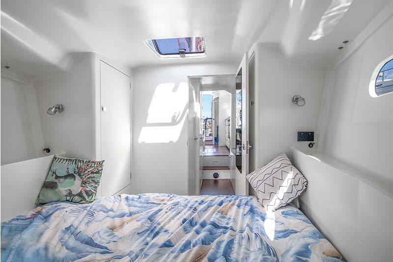 Elliott 1150 Denim forward cabin