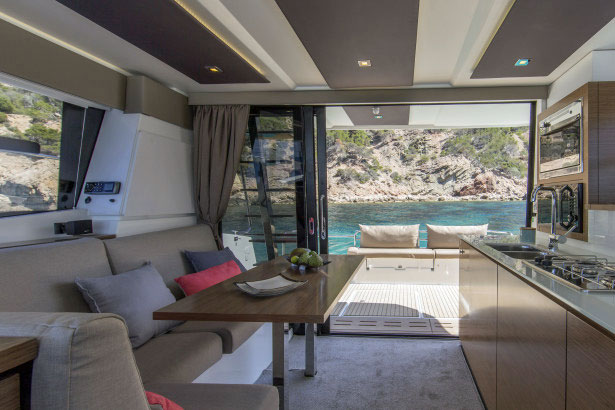 Fountaine Pajot MY37 main saloon