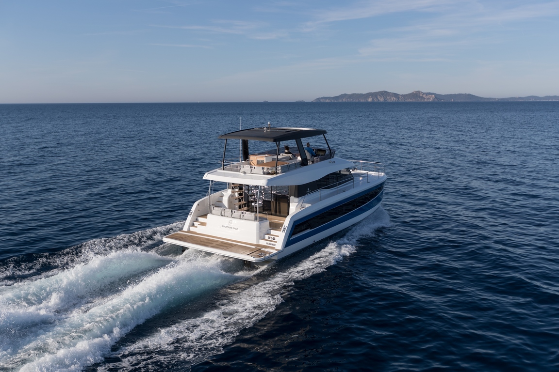 motor yacht catamaran my6