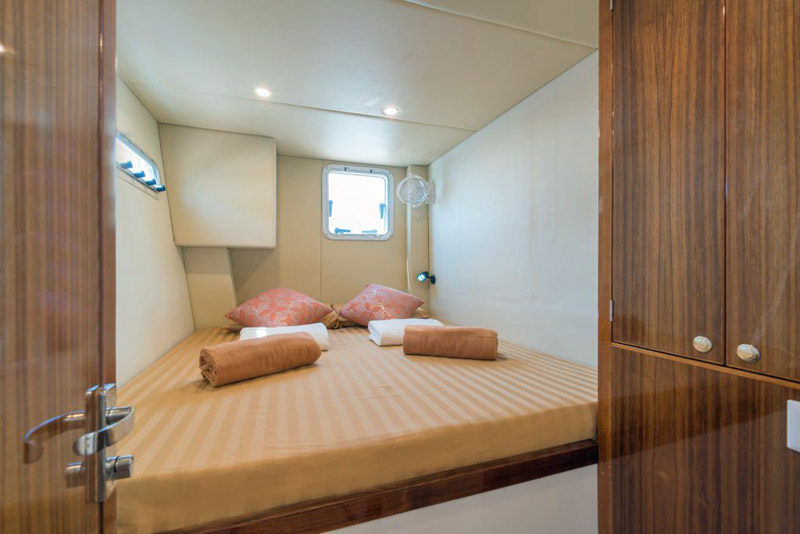 Island Spirit 410 double cabin