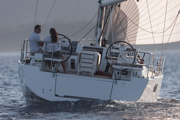 Jeanneau 51 stern view