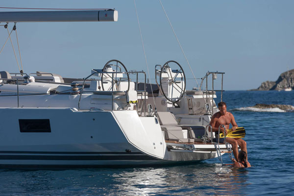 Jeanneau 51 swim platform