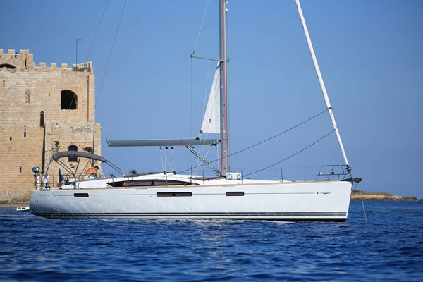 Jeanneau 58 at anchor