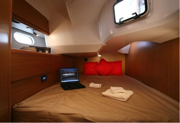 Sun Odyssey 49i Cabin