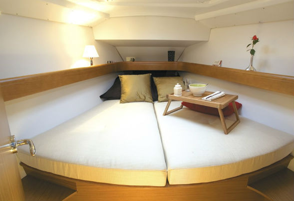 Sun Odyssey 49i Cabin