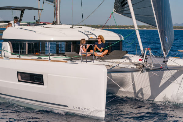 Lagoon 40 Sailing