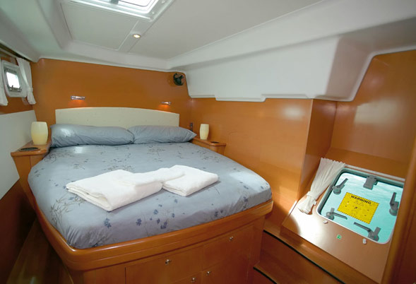 Lagoon 440 Cabin