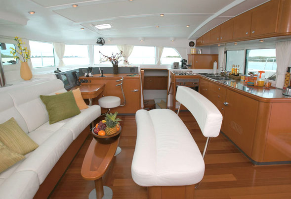 Lagoon 440 Saloon