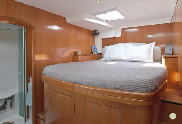 Lagoon 500 Cabin