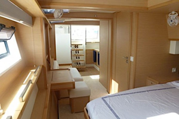 Lagoon 620 Lady Rachel cabin bathroorm