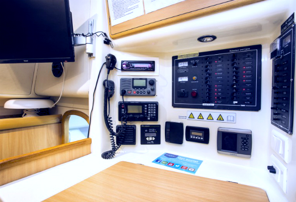 Leopard 43 Nav Station