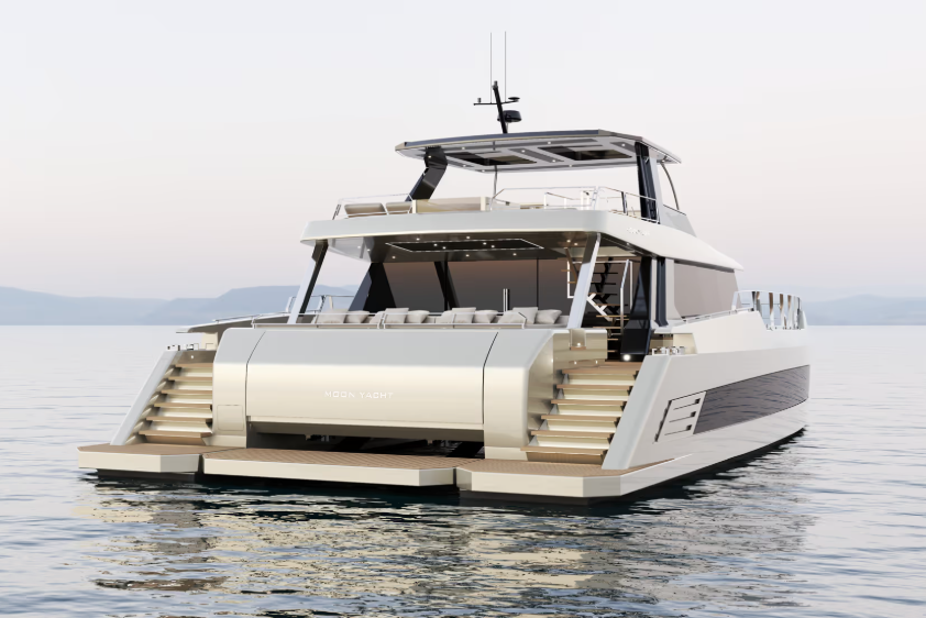 Moon Power 70 stern view