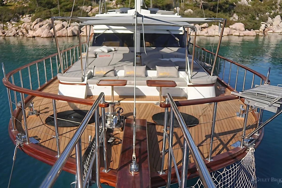 Gulet Motto  foredeck relaxation space