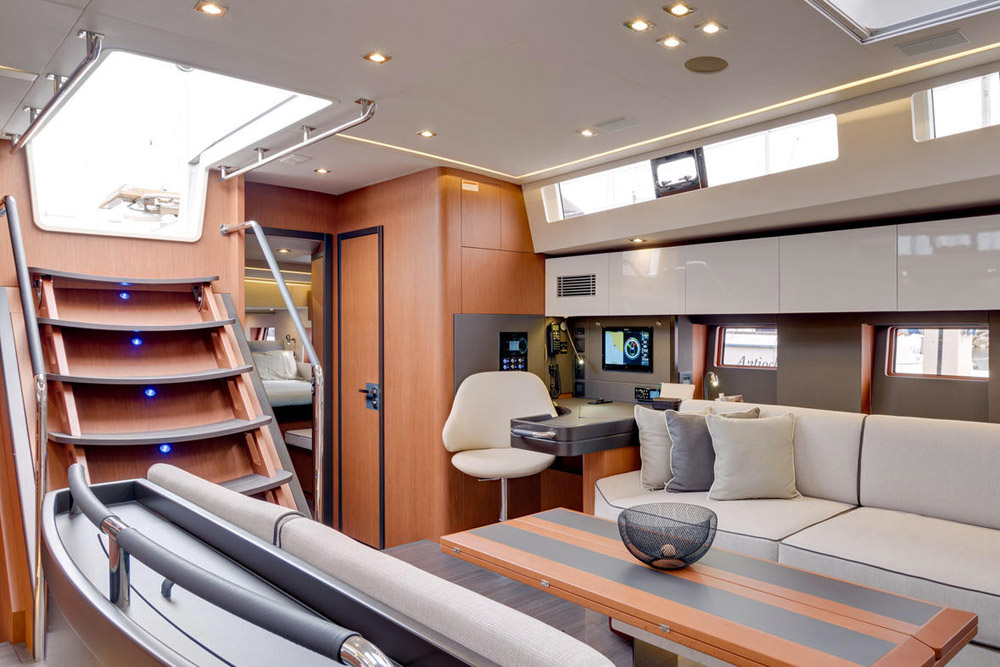 Oceanis Yacht 62 saloon aft