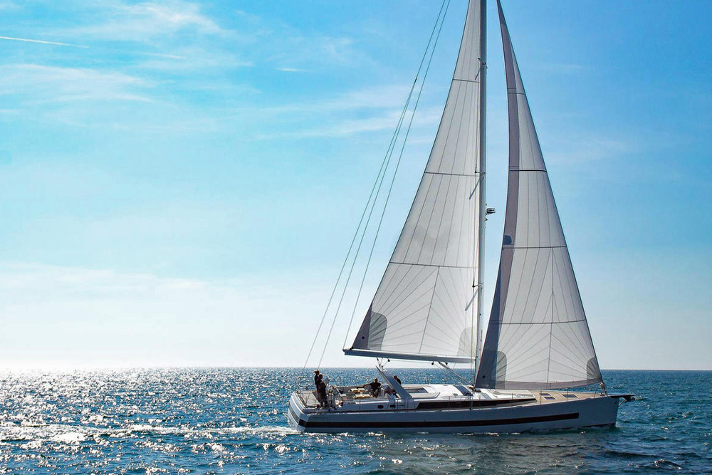 Oceanis Yacht 62 under sail