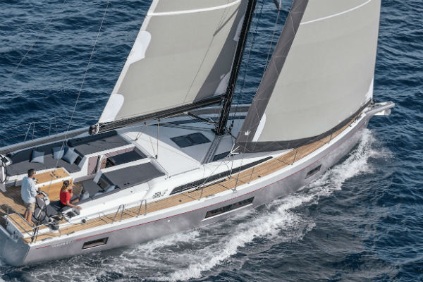 Oceanis 51.1 Sailing2